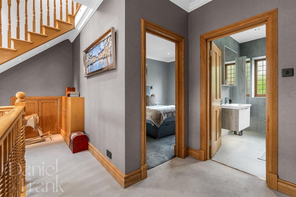 Additional image 27 of 5 bed detached house for saleWest View, Loughton IG10