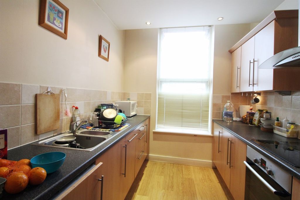 Property photo 3 of 5 Kitchen