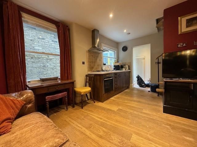 Property photo 1 of 7 Kitchen.Jpg