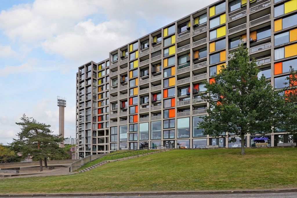 Property photo 2 of 34 Park Hill