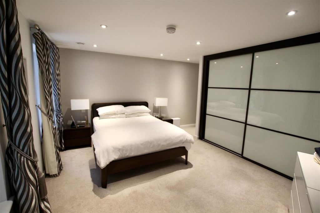 Property photo 3 of 11 Picture No. 01