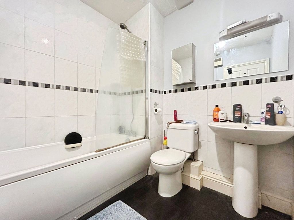 Property photo 3 of 8 Picture No. 02