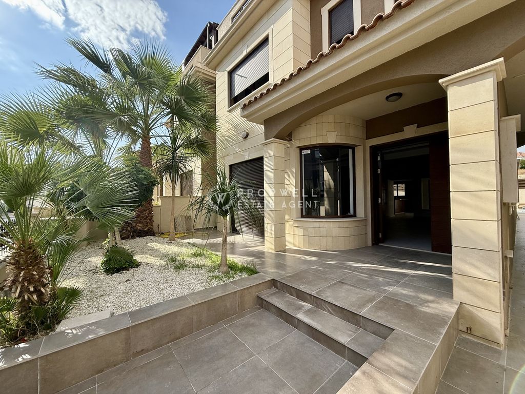 Property photo 3 of 18