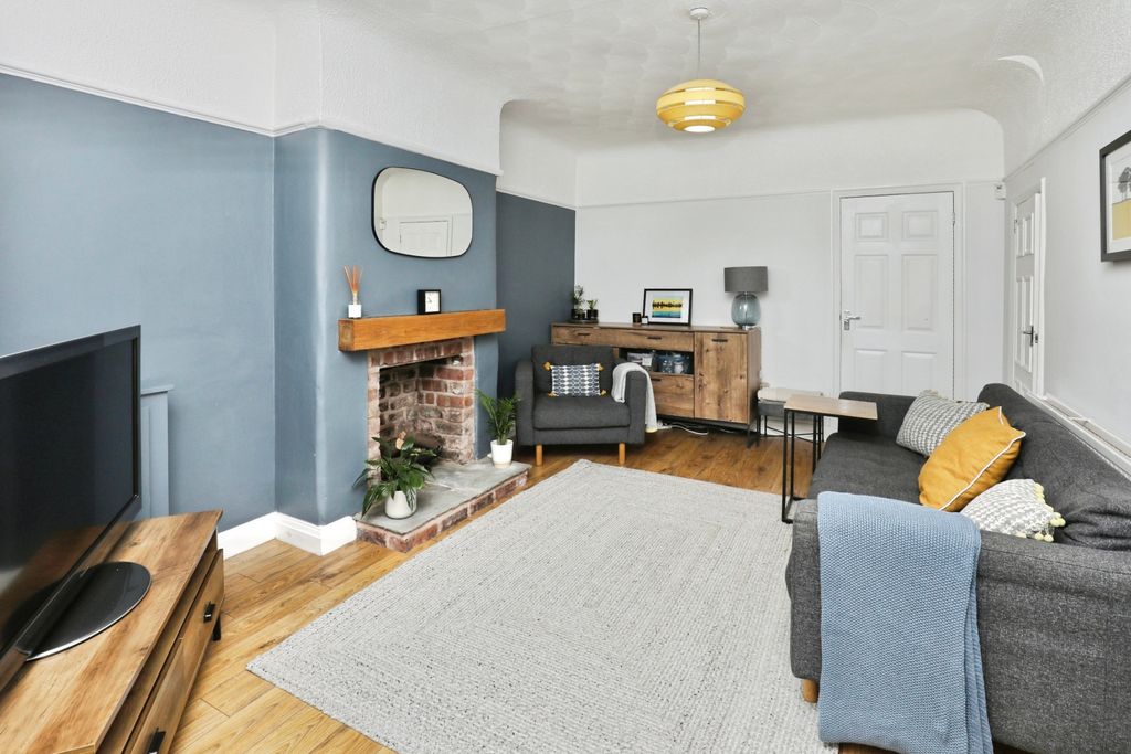 Property photo 3 of 15