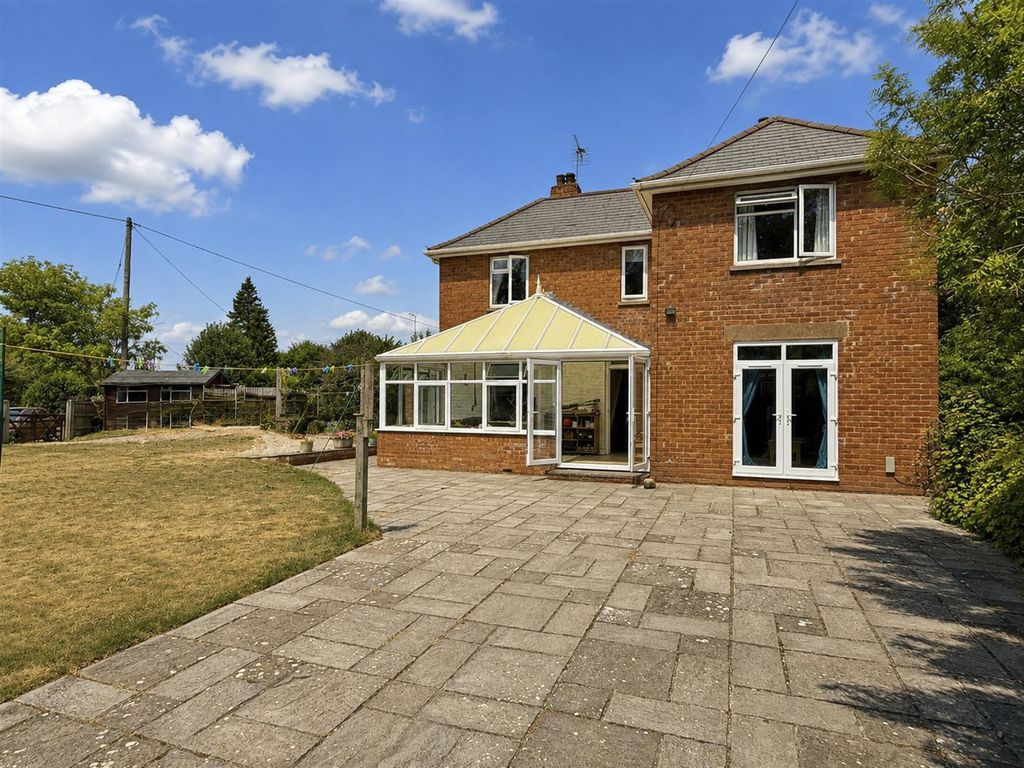 Property photo 2 of 25