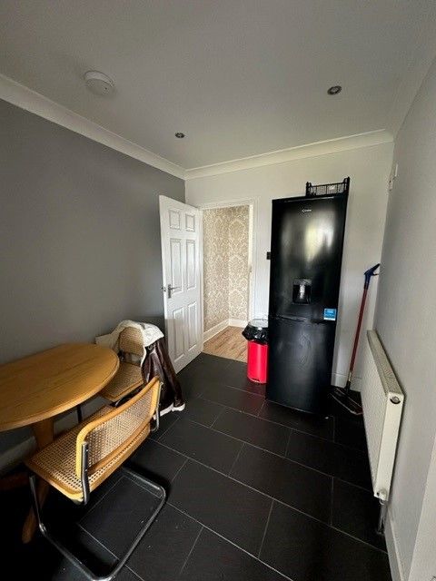 Property photo 3 of 7 Dining Room 1
