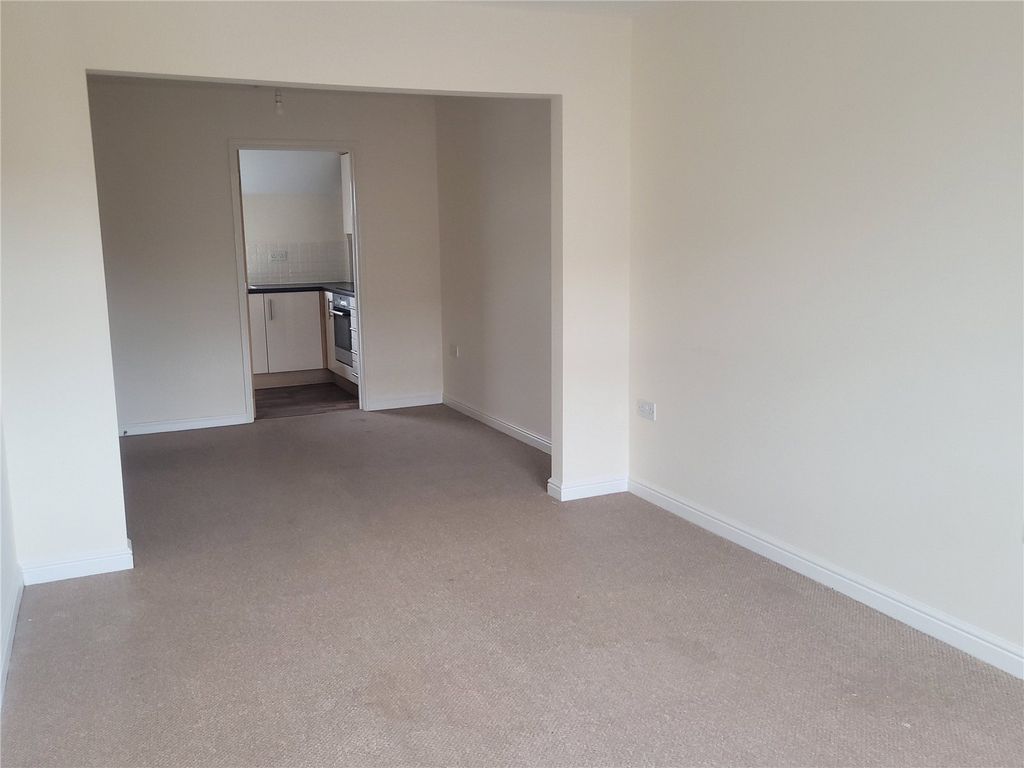 Property photo 3 of 10 Living Room