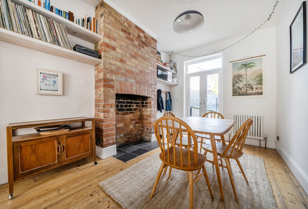 Property photo 3 of 19 1382382-8-691c707...