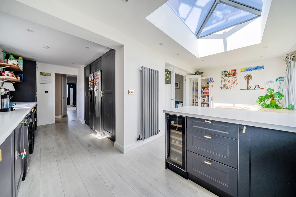 Property photo 3 of 16 1522602-2-1A0A517...