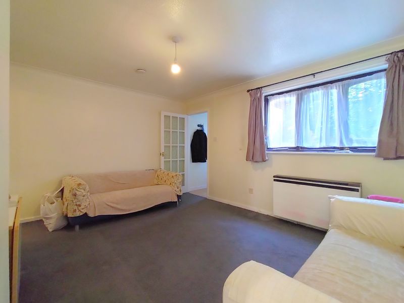 Property photo 2 of 11 Photo 8