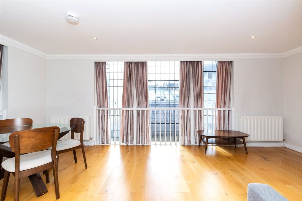 Property photo 3 of 9 Reception