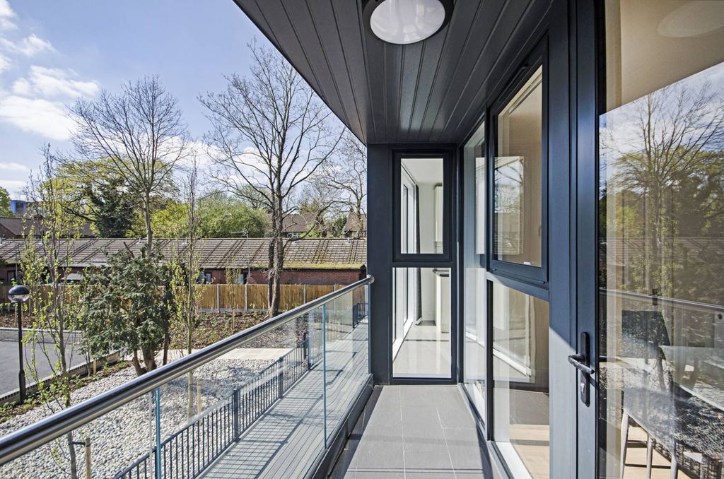 Property photo 3 of 17