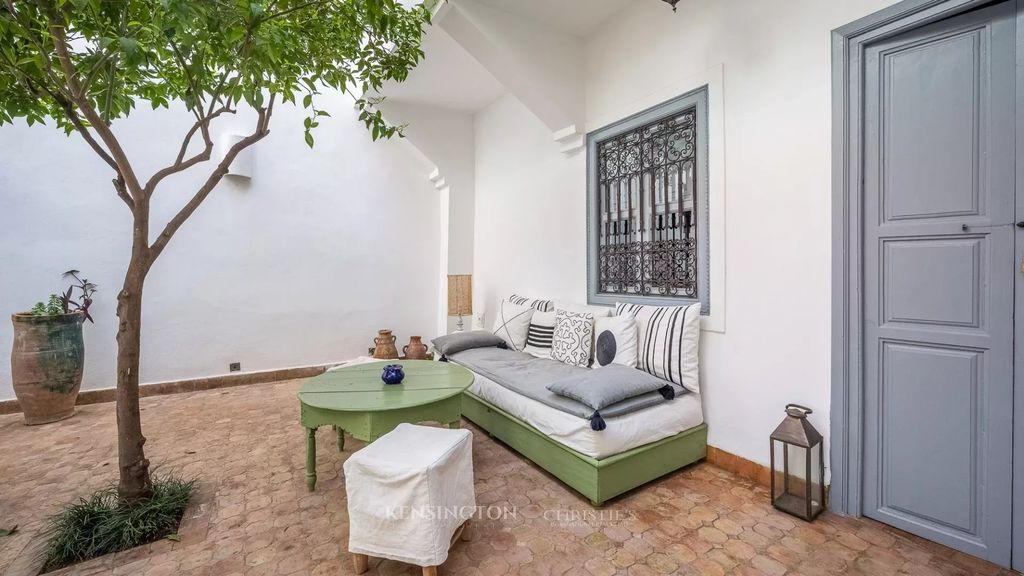 Property photo 2 of 25