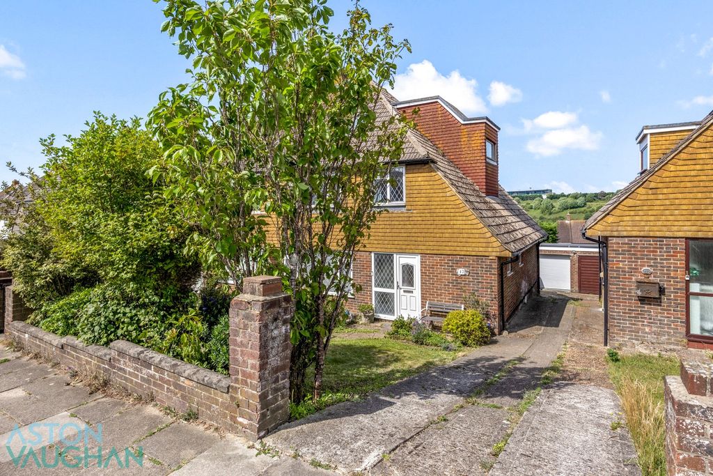 Property photo 2 of 21 5223152