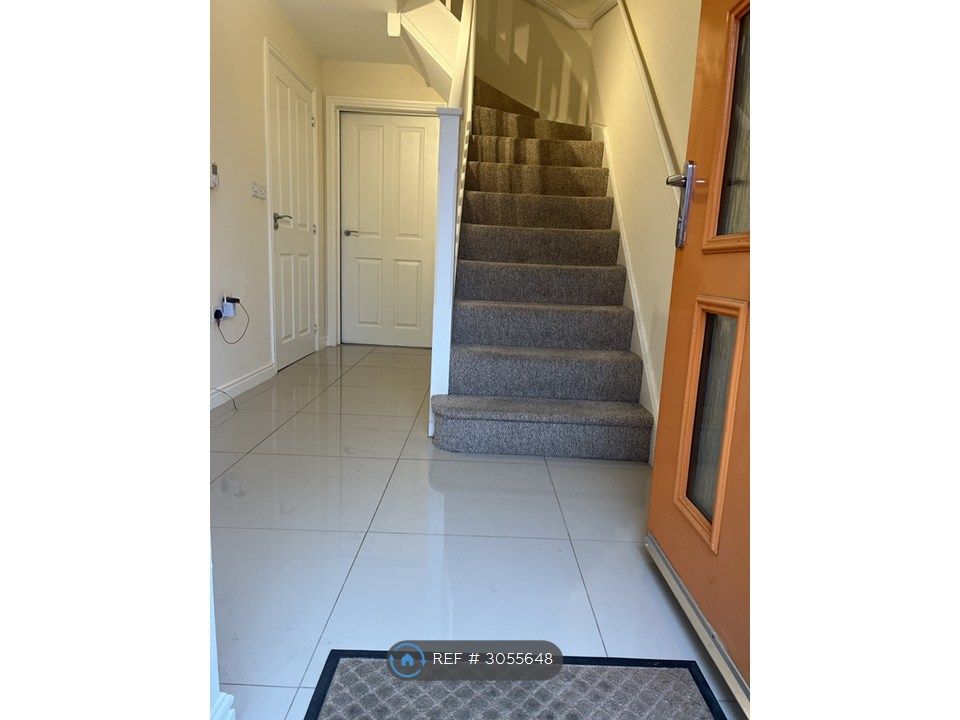 Property photo 2 of 28 Hallway/Front Door