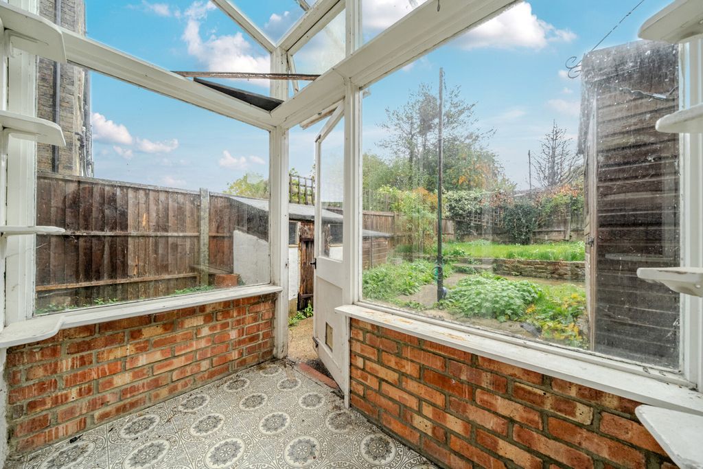 Property photo 3 of 23 Conservatory