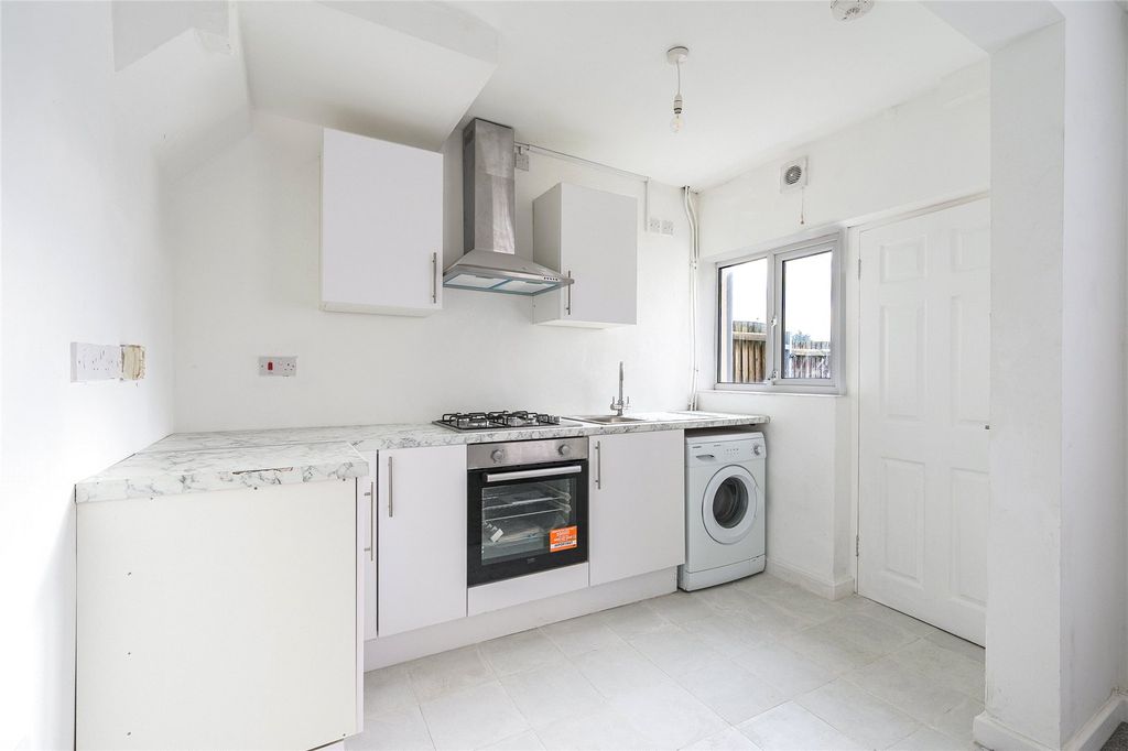 Property photo 3 of 21 Picture No. 14