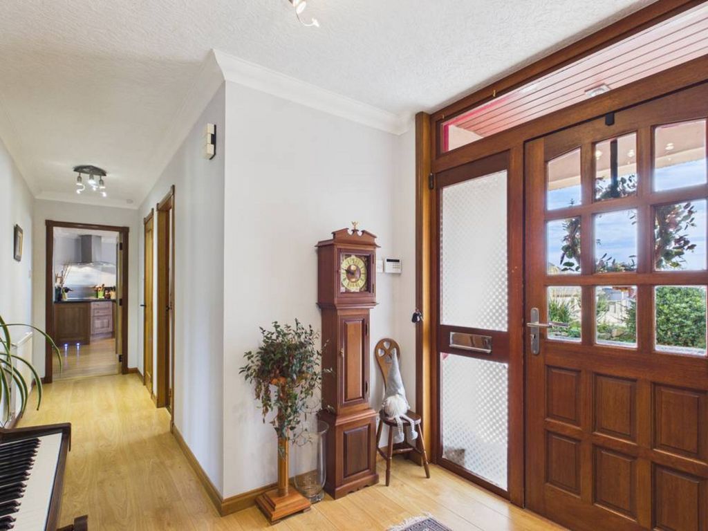 Property photo 3 of 43