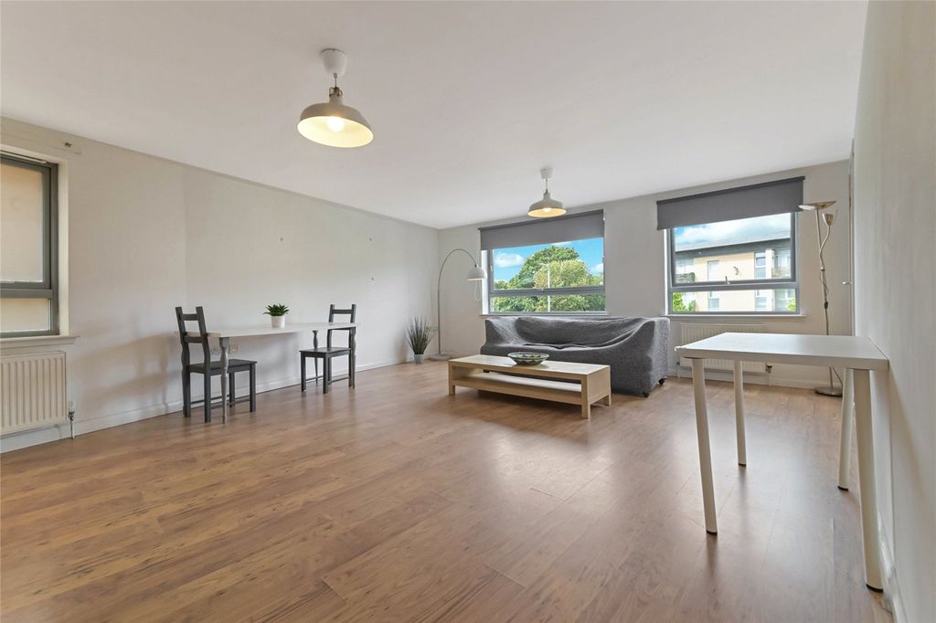 Property photo 2 of 18 Picture No. 08