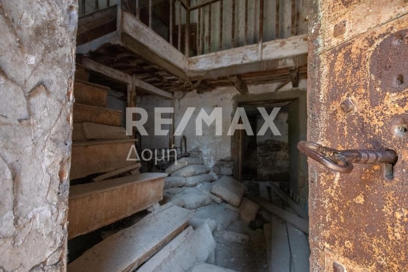 Property photo 2 of 25
