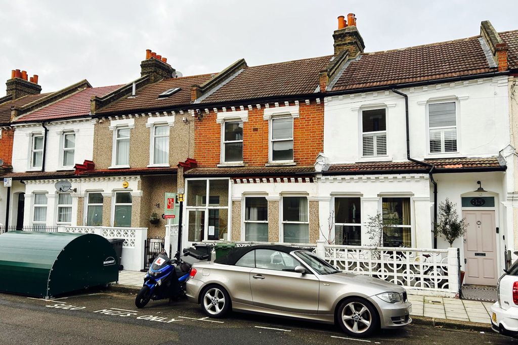 Property photo 1 of 2 33 Mauleverer Road, London Sw2 5Dr