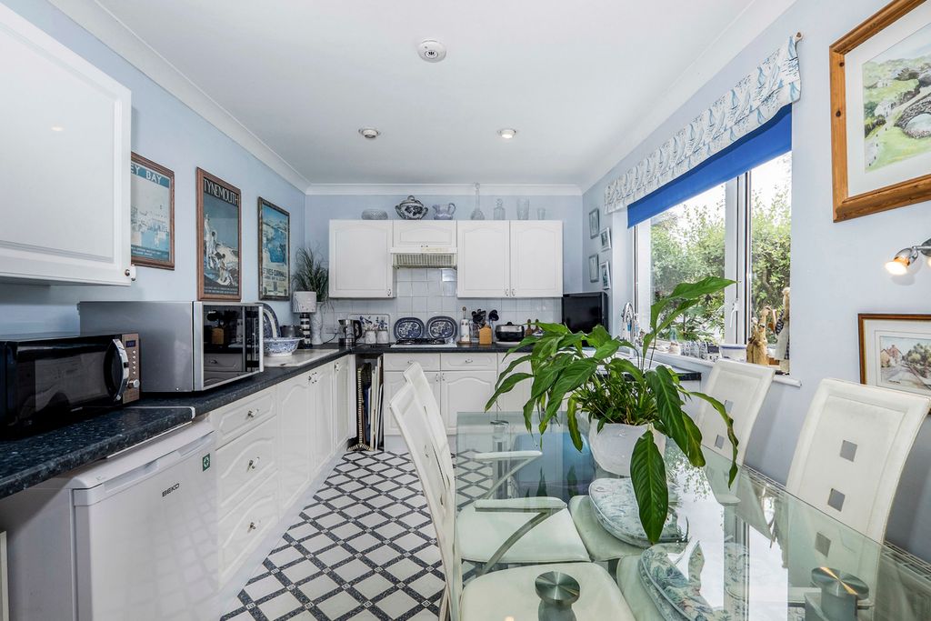 Property photo 3 of 23 Pbox-Img.Jpg