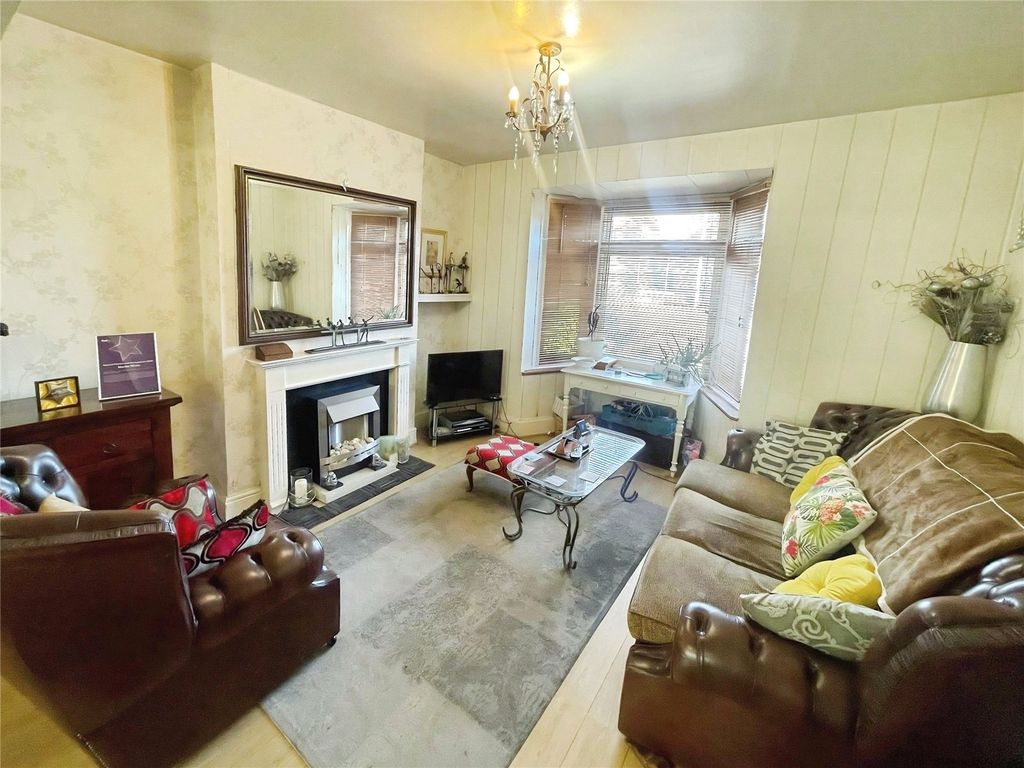 Property photo 2 of 21 Lounge