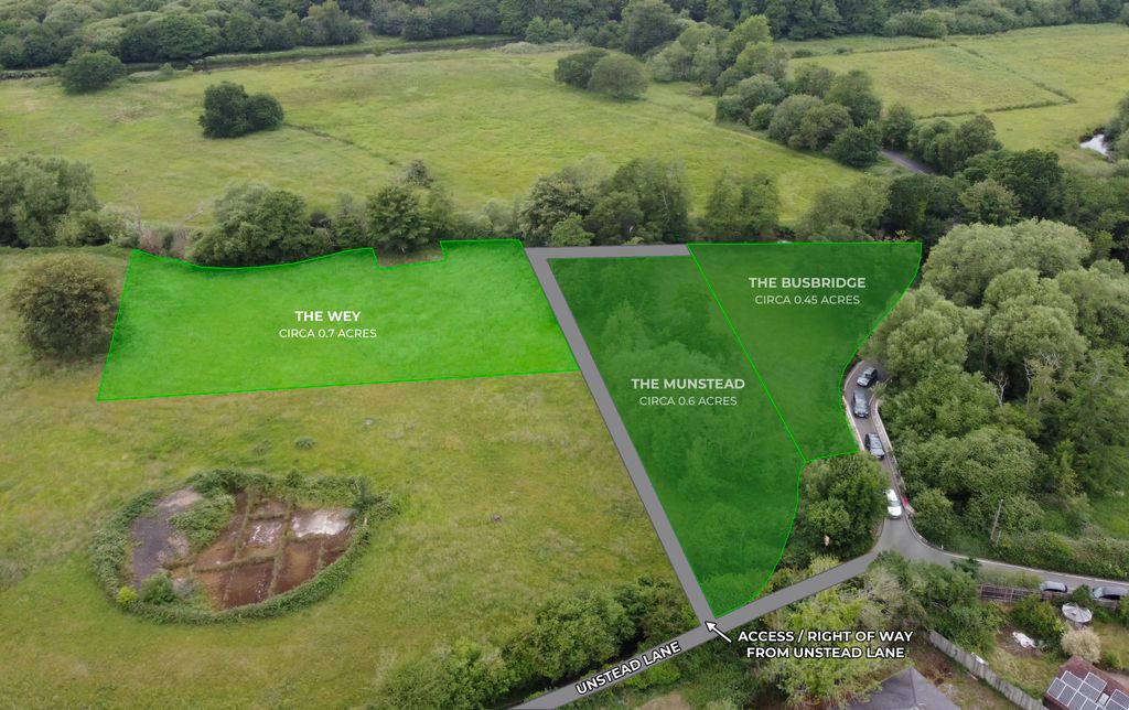 Property photo 1 of 8 Bramley Wey