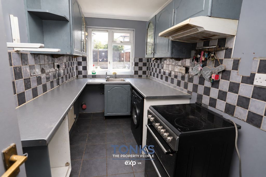 Property photo 2 of 12