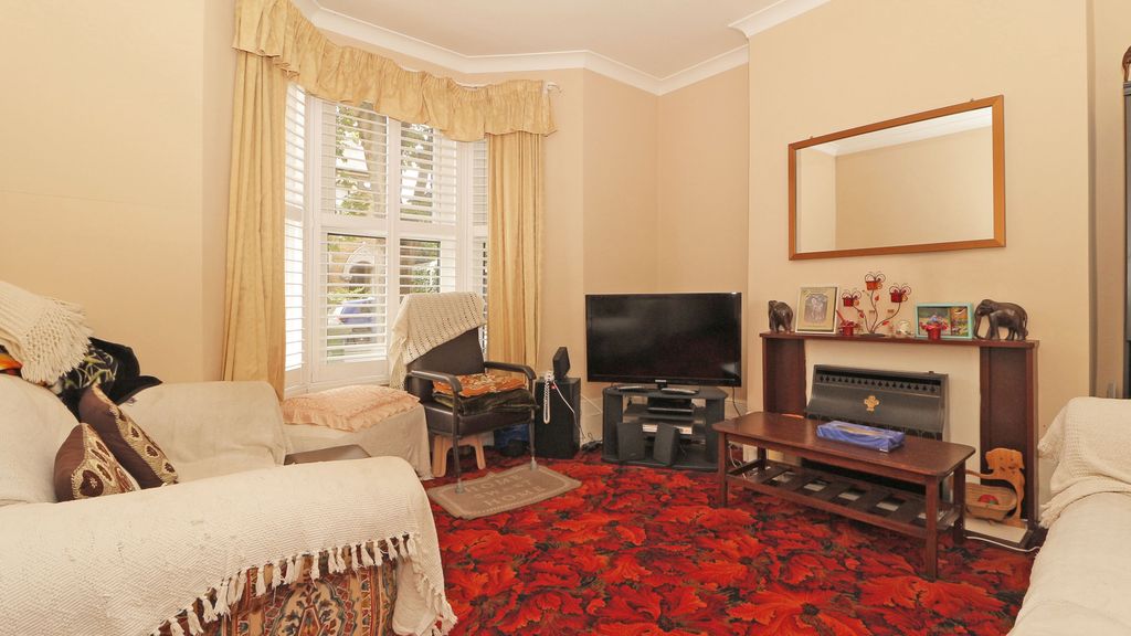 Property photo 2 of 7