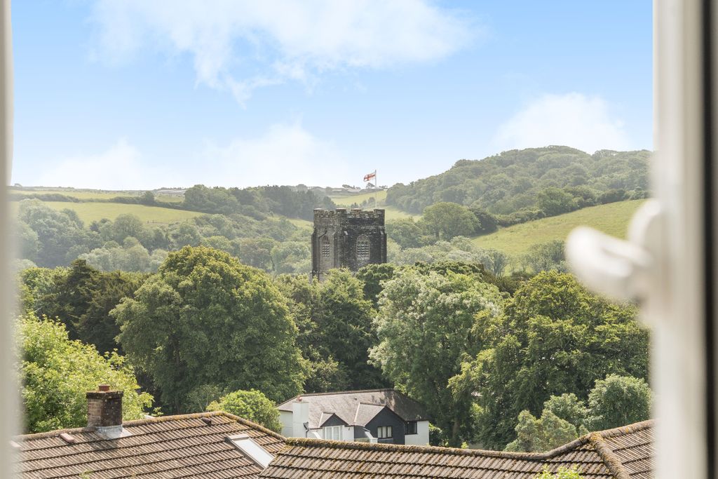 Property photo 2 of 19 1282727-30-684186B780379