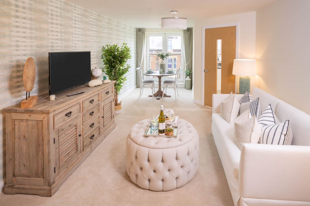 Property photo 1 of 18 Show Home Living Room