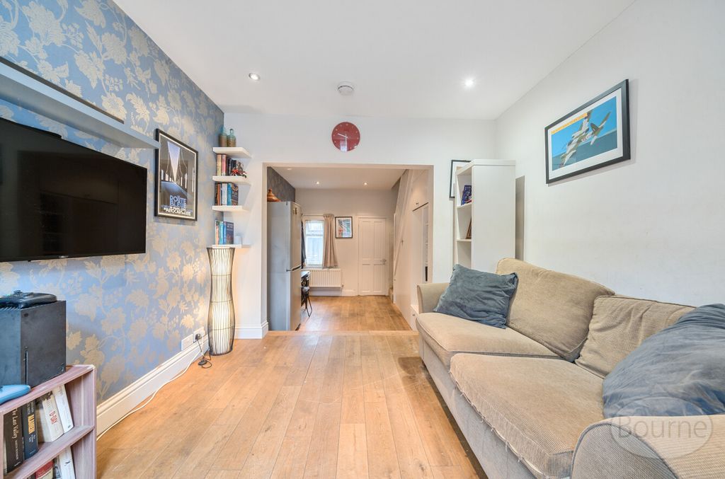 Property photo 2 of 21 15B40F18-3754-440...
