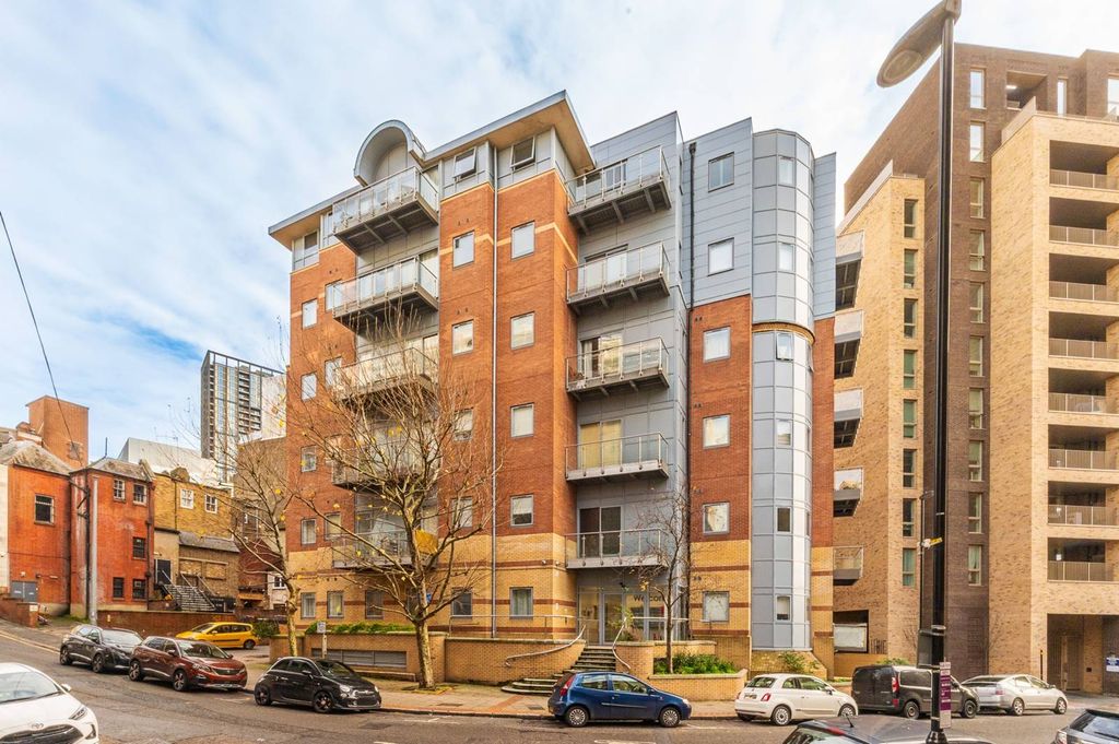 Property photo 2 of 16