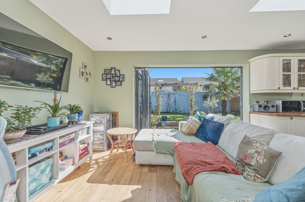 Property photo 3 of 10