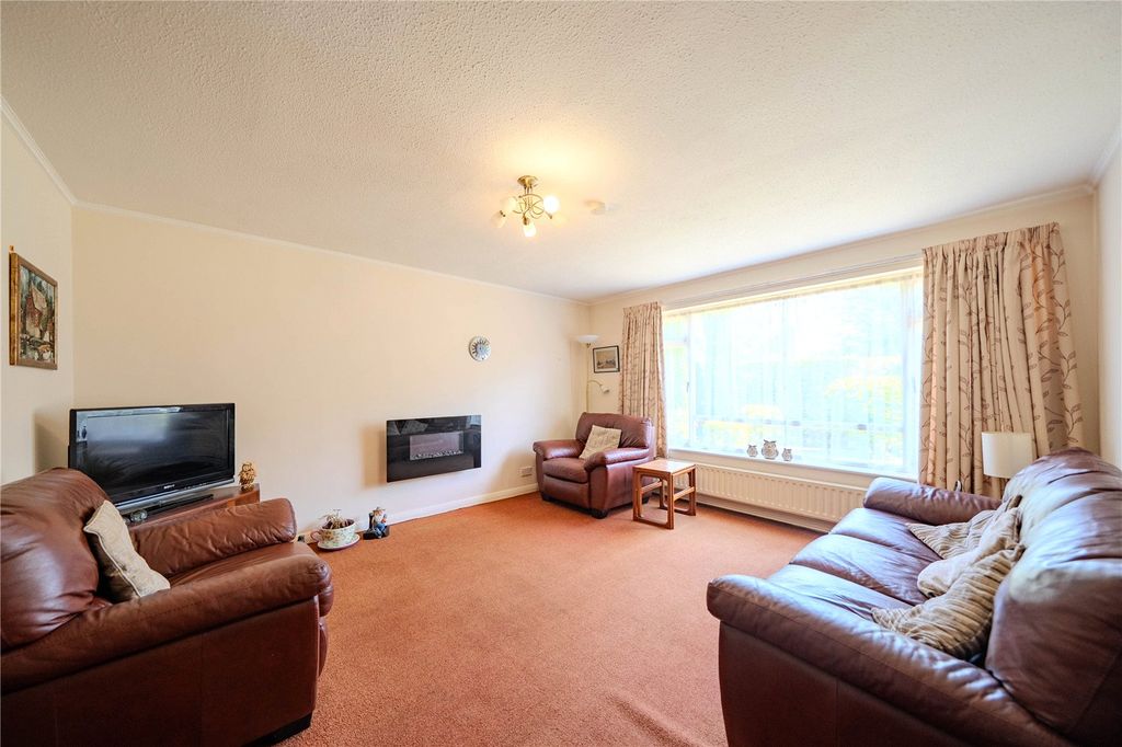 Property photo 3 of 16 Picture No. 12