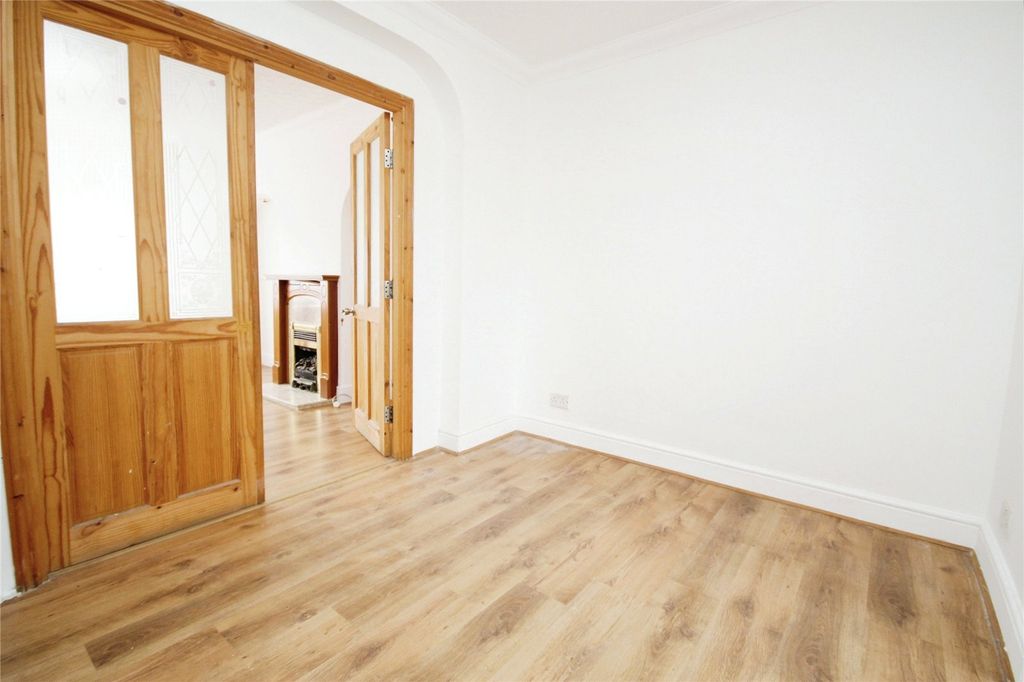 Property photo 2 of 8 Picture No. 06