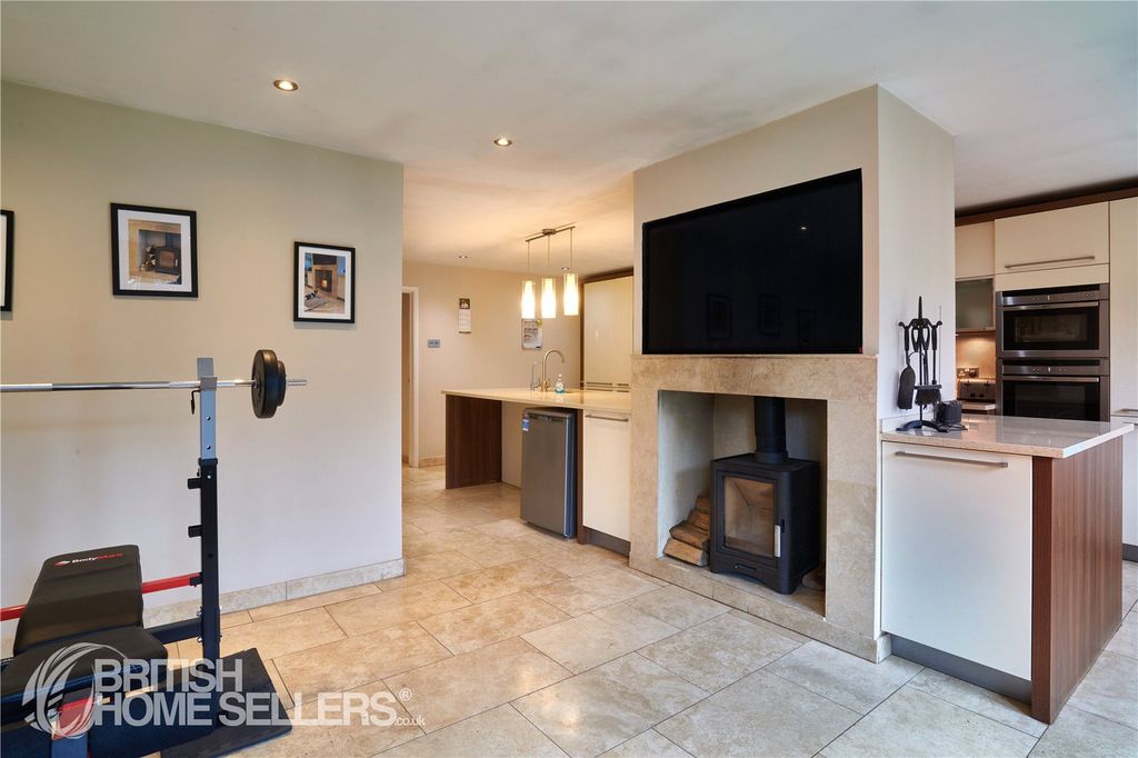 Property photo 3 of 15 Picture No. 12