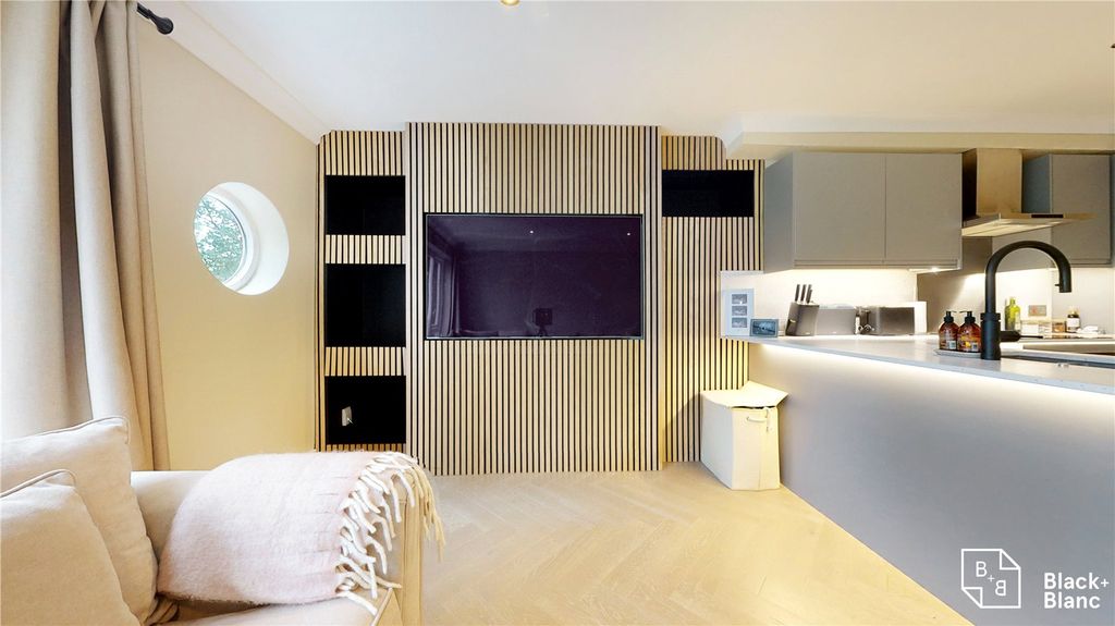 Property photo 1 of 13 Picture No. 10