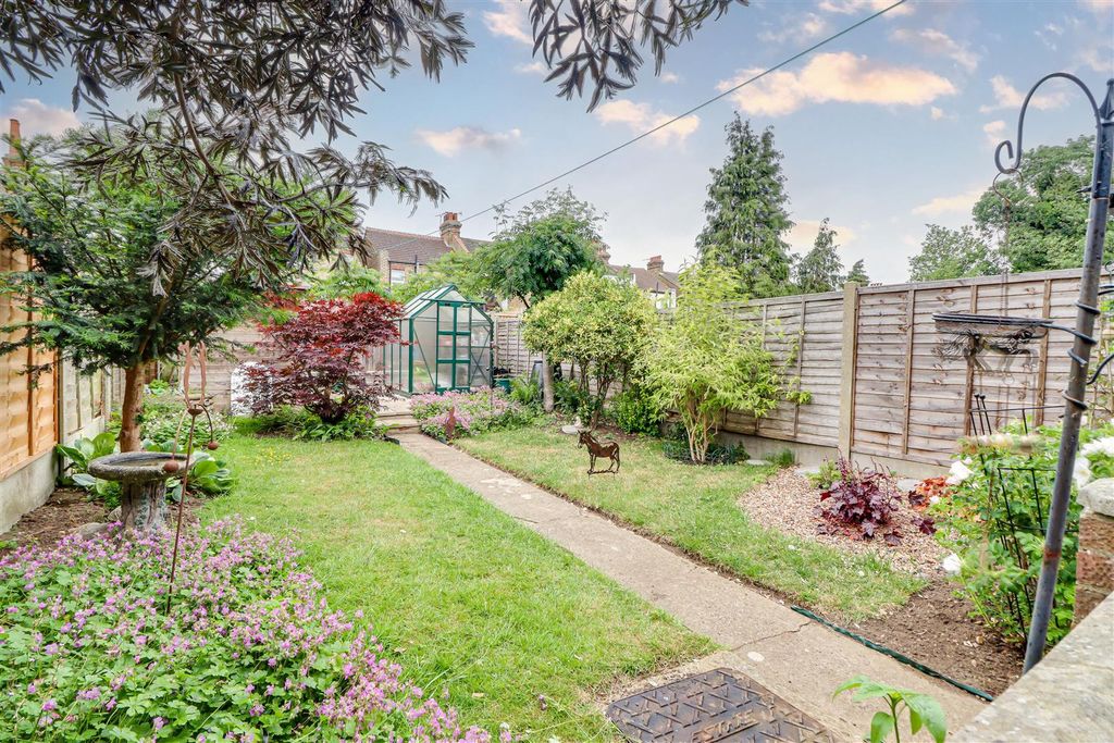 Property photo 2 of 18