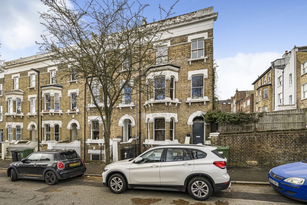 Property photo 1 of 8 960918 (1)