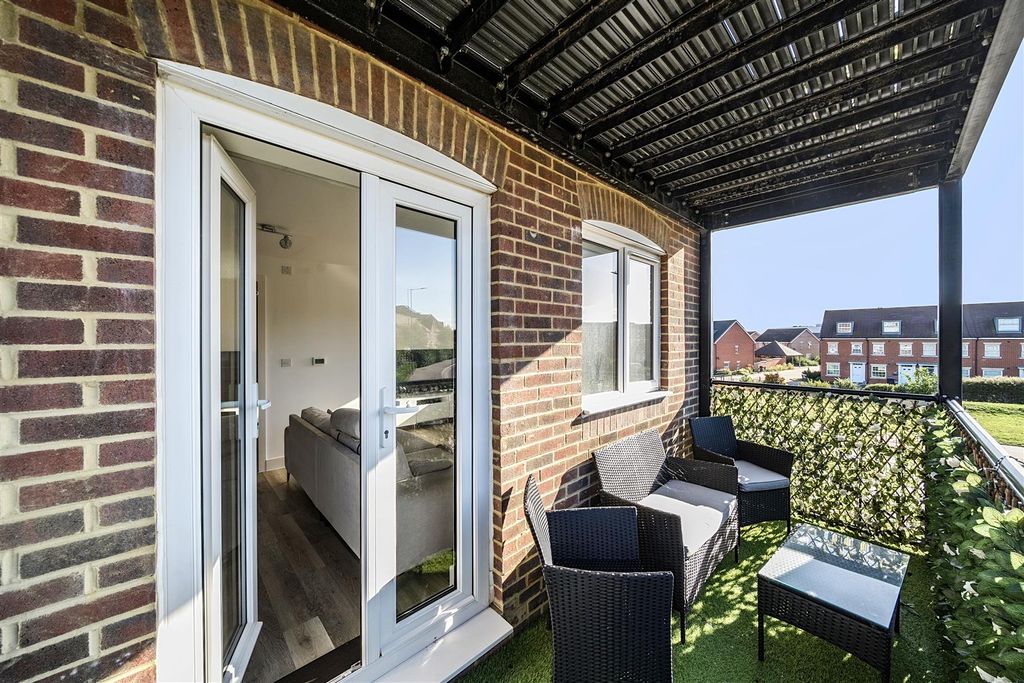 Property photo 3 of 17 1350179-18-68c3Ded11Bd1c.Jpg