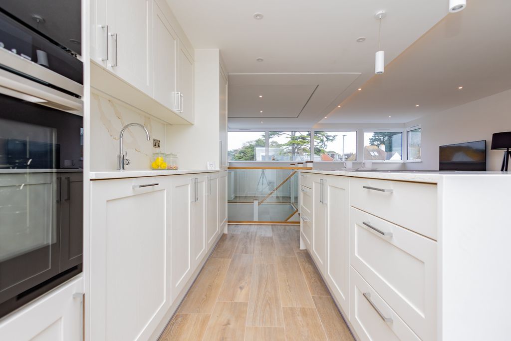 Additional image 4 of 4 bed detached house to rent302 Sandbanks Road, Lilliput, Poole BH14