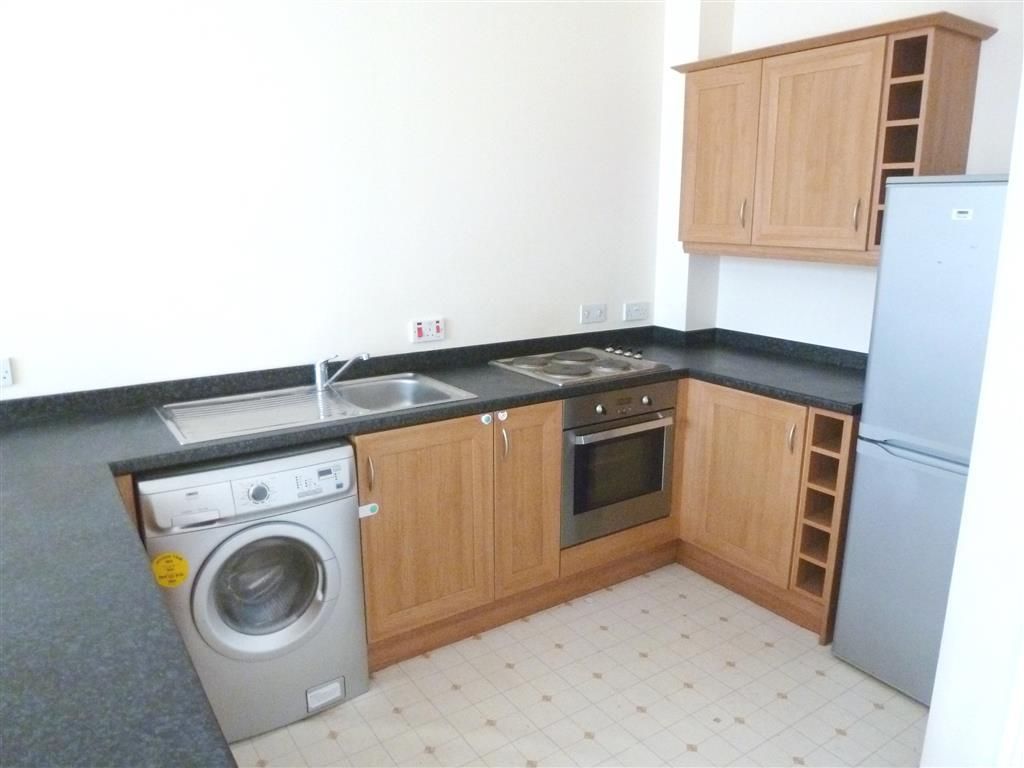 Property photo 2 of 8 Kitchen