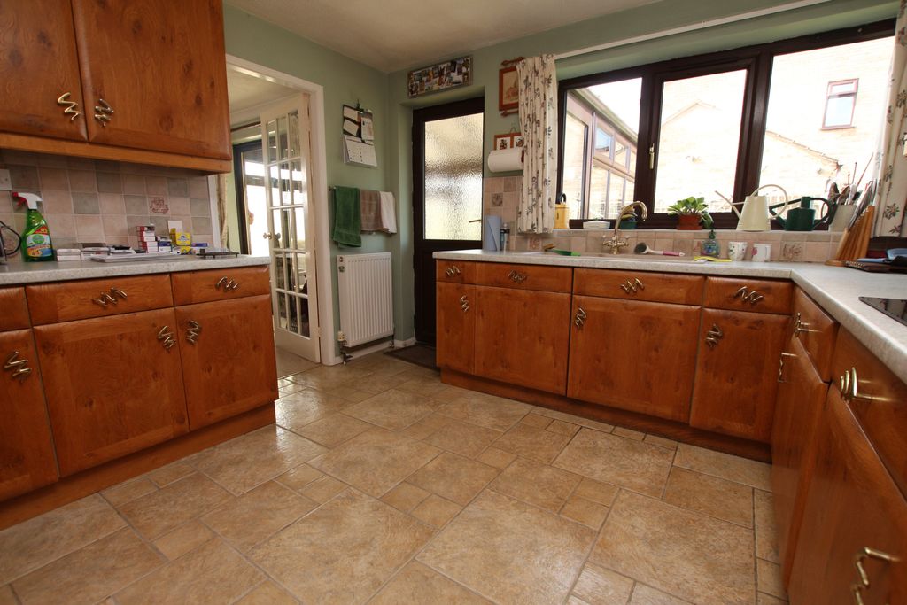 Property photo 3 of 18