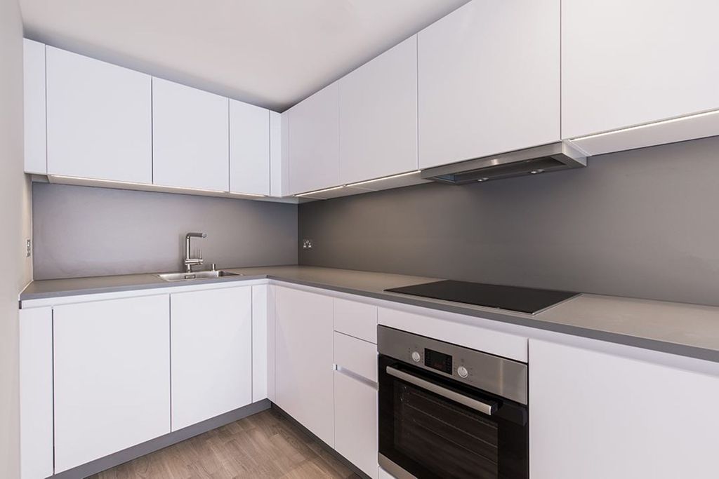 Property photo 1 of 18 Kitchen