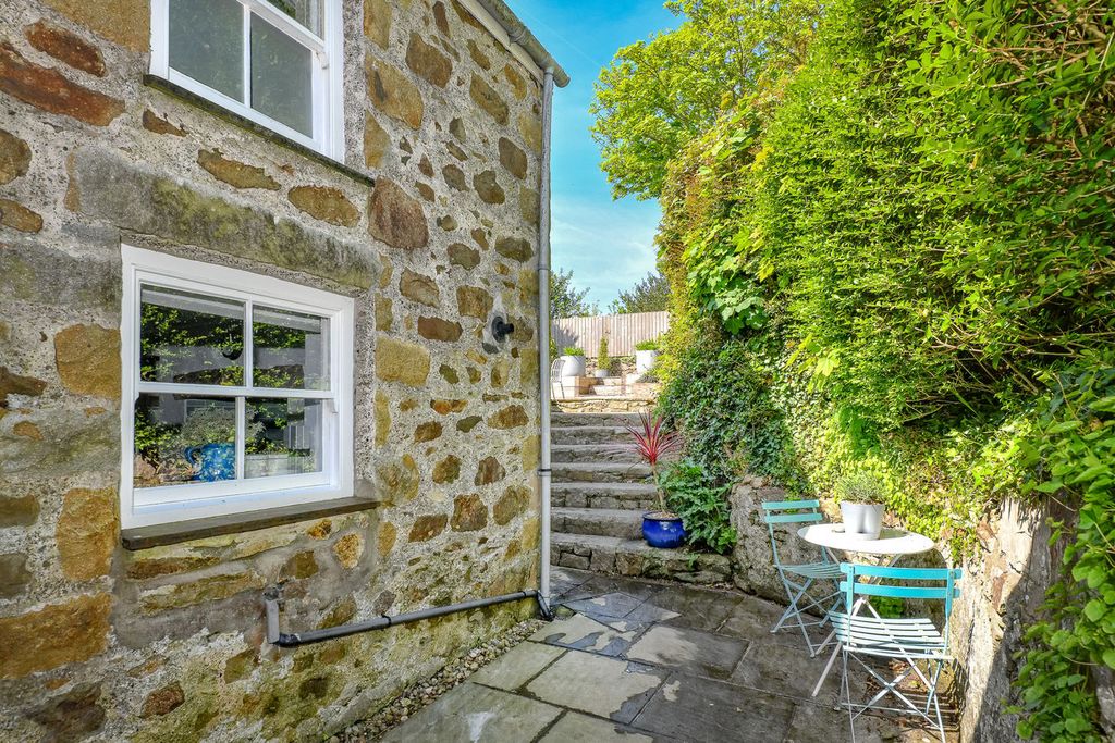 Property photo 2 of 13