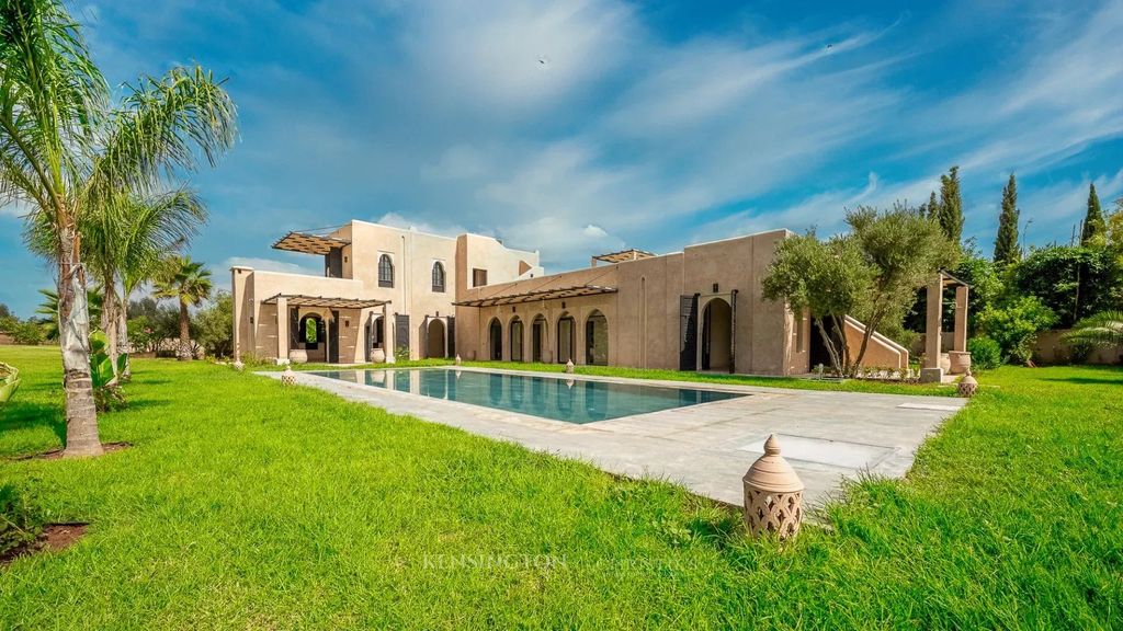 Property photo 1 of 44