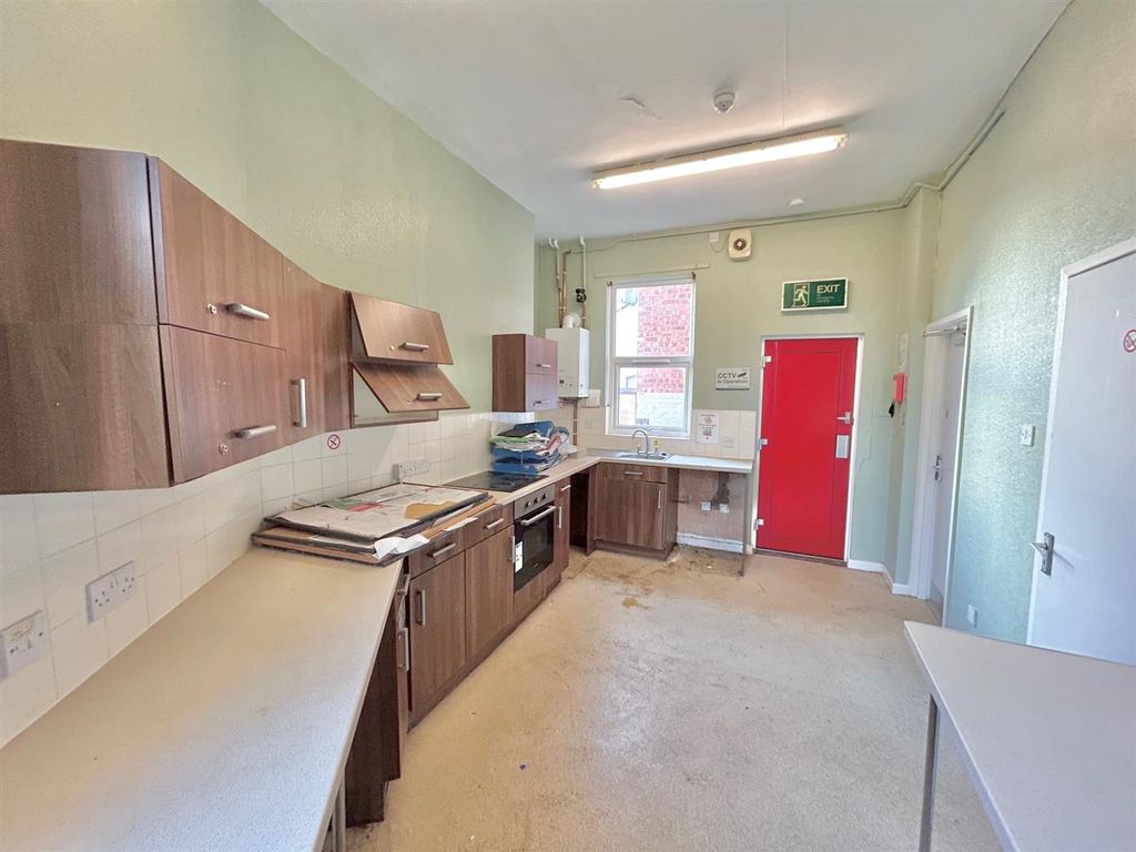 Property photo 3 of 13 Kitchen 1.Jpg