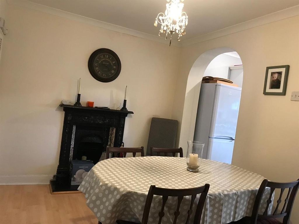 Property photo 3 of 12 Dining Room